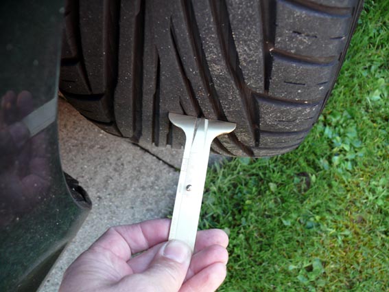 Profiltiefenmesser mit Fuß, Messing